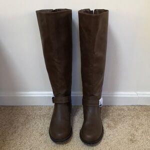 NWOB! Just Fab Size 9 brown tall boots